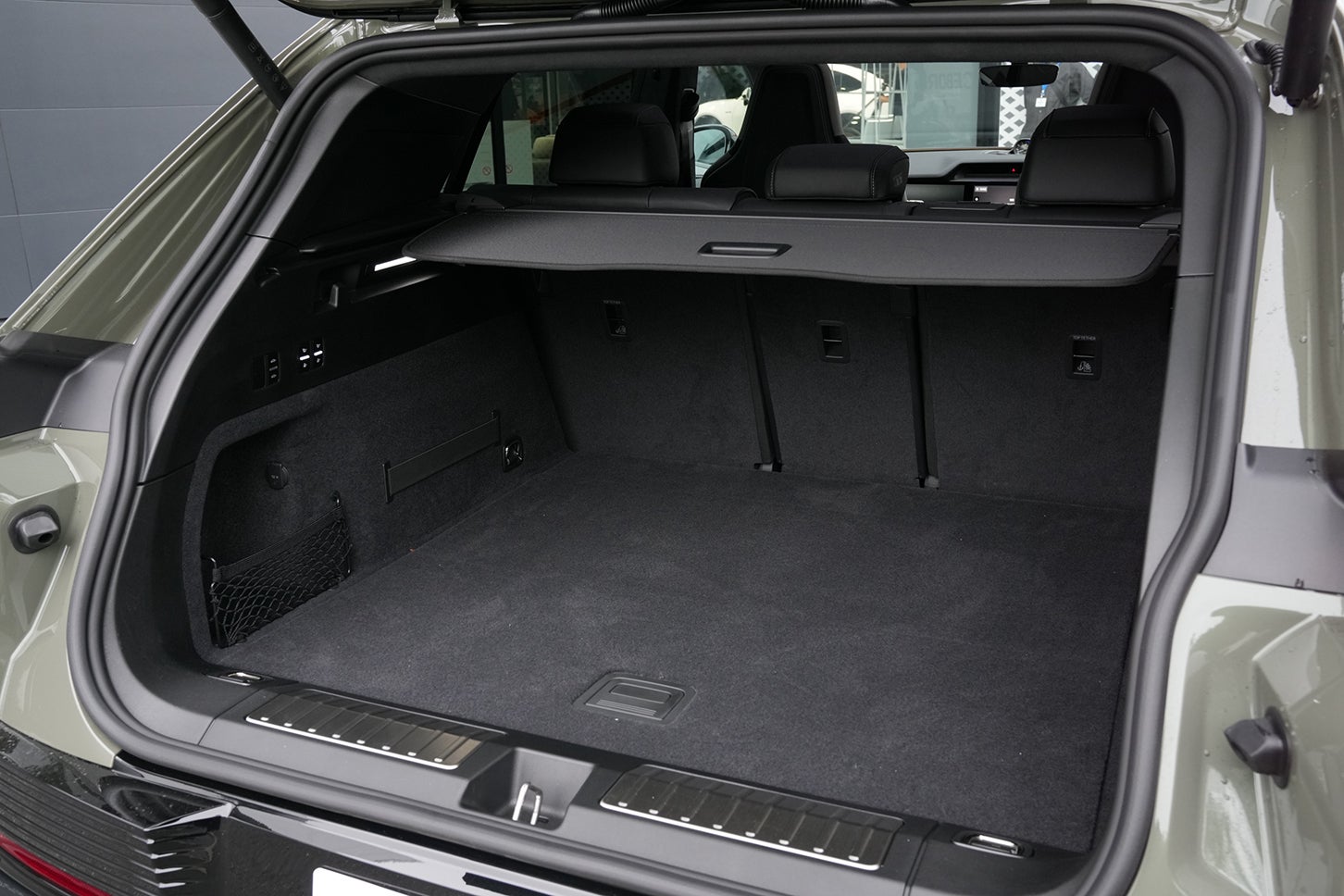 ポルシェ・カイエン ターボ エレクトリック｜Porsche Cayenne Turbo Electric