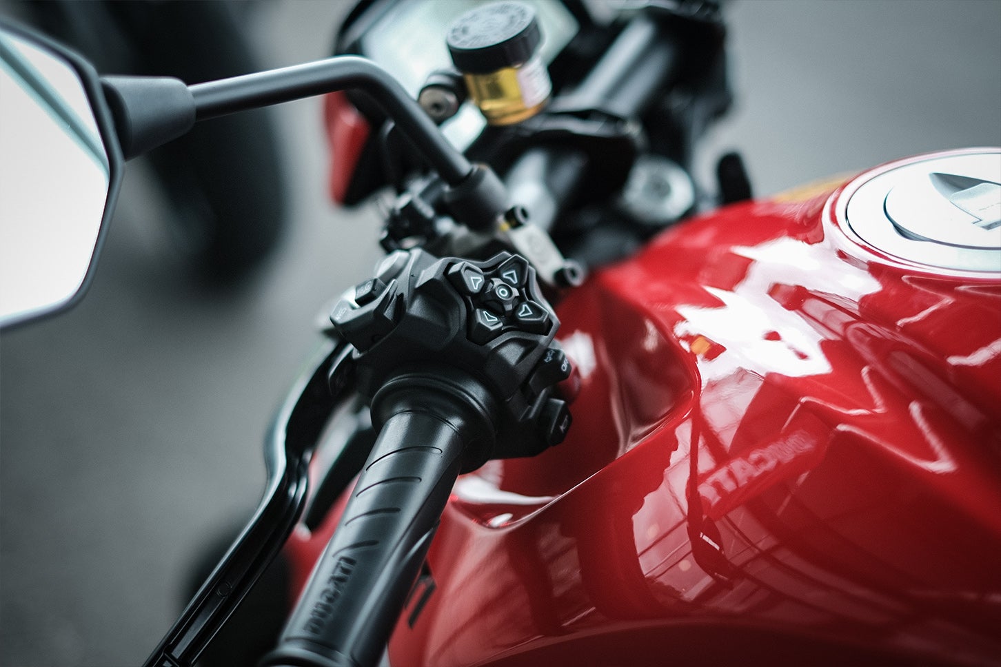 ドゥカティ モンスター+｜Ducati Monster +