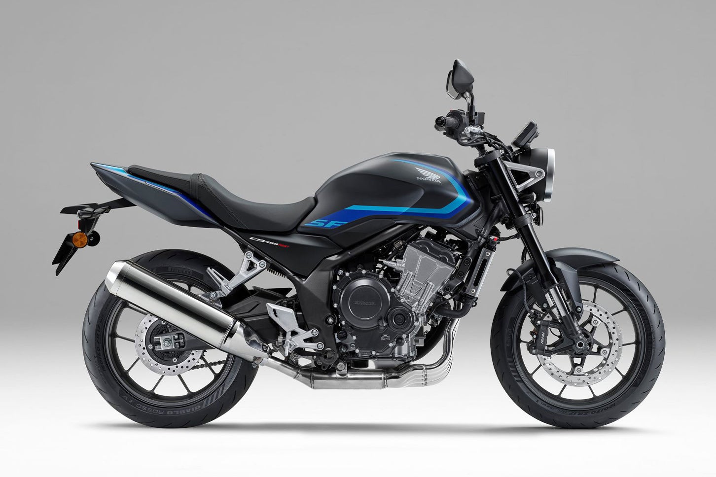 CB400スーパーフォア：ボディカラー「マットバリスティックブラックメタリック」