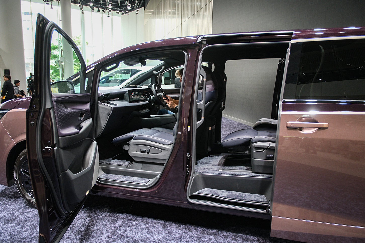 日産エルグランド｜Nissan Elgrand