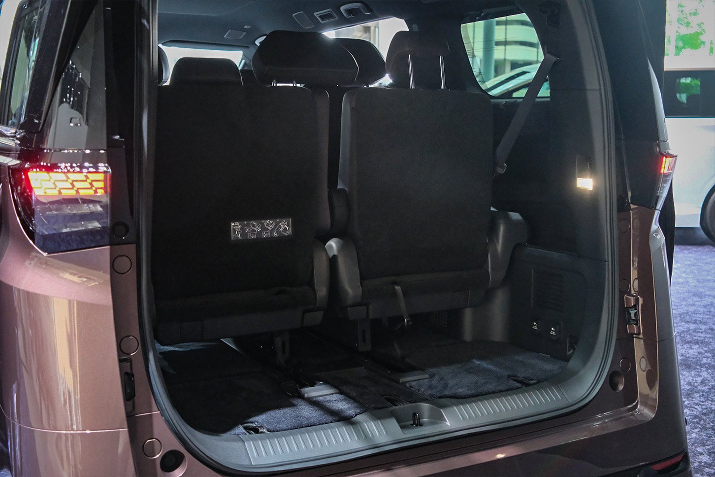 日産エルグランド｜Nissan Elgrand