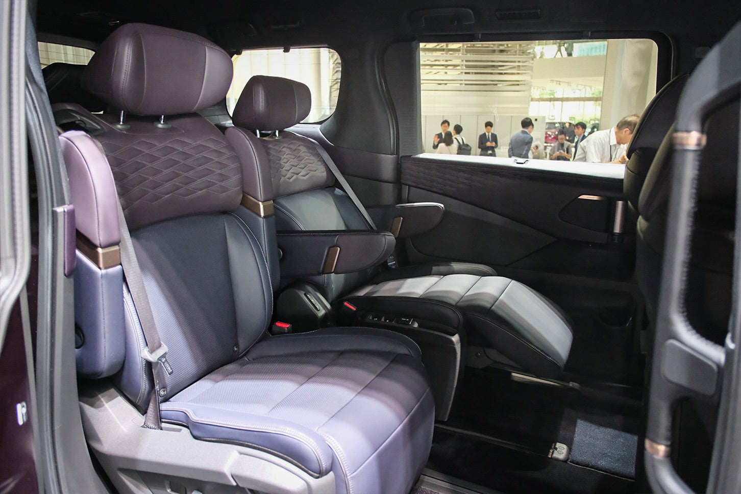 日産エルグランド｜Nissan Elgrand