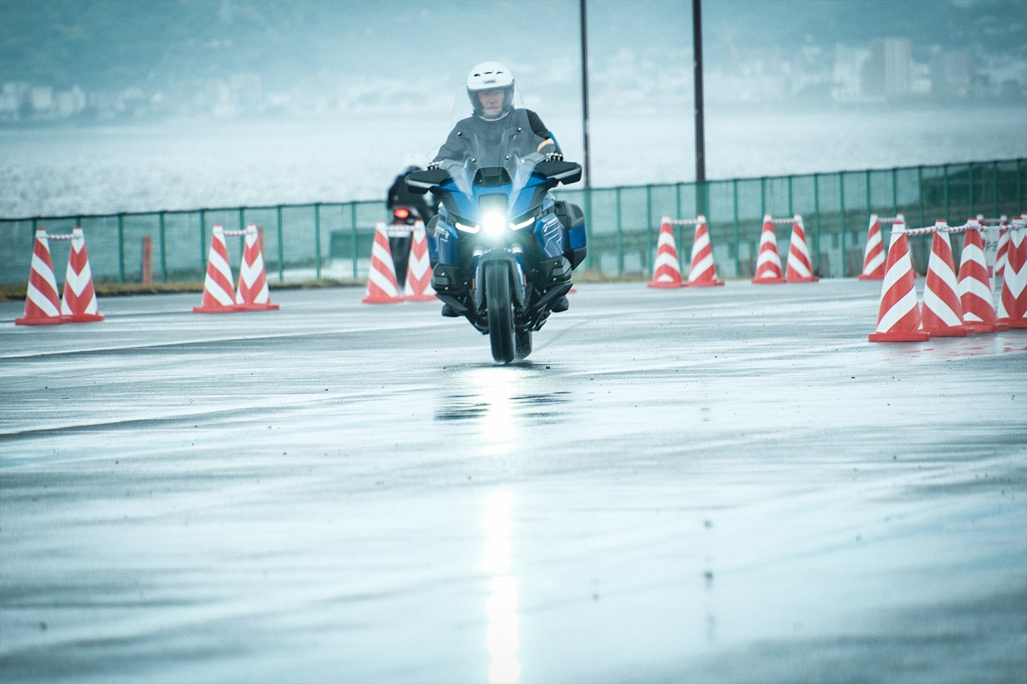 ビー・エム・ダブリュー R1300RT｜BMW  R 1300 RT