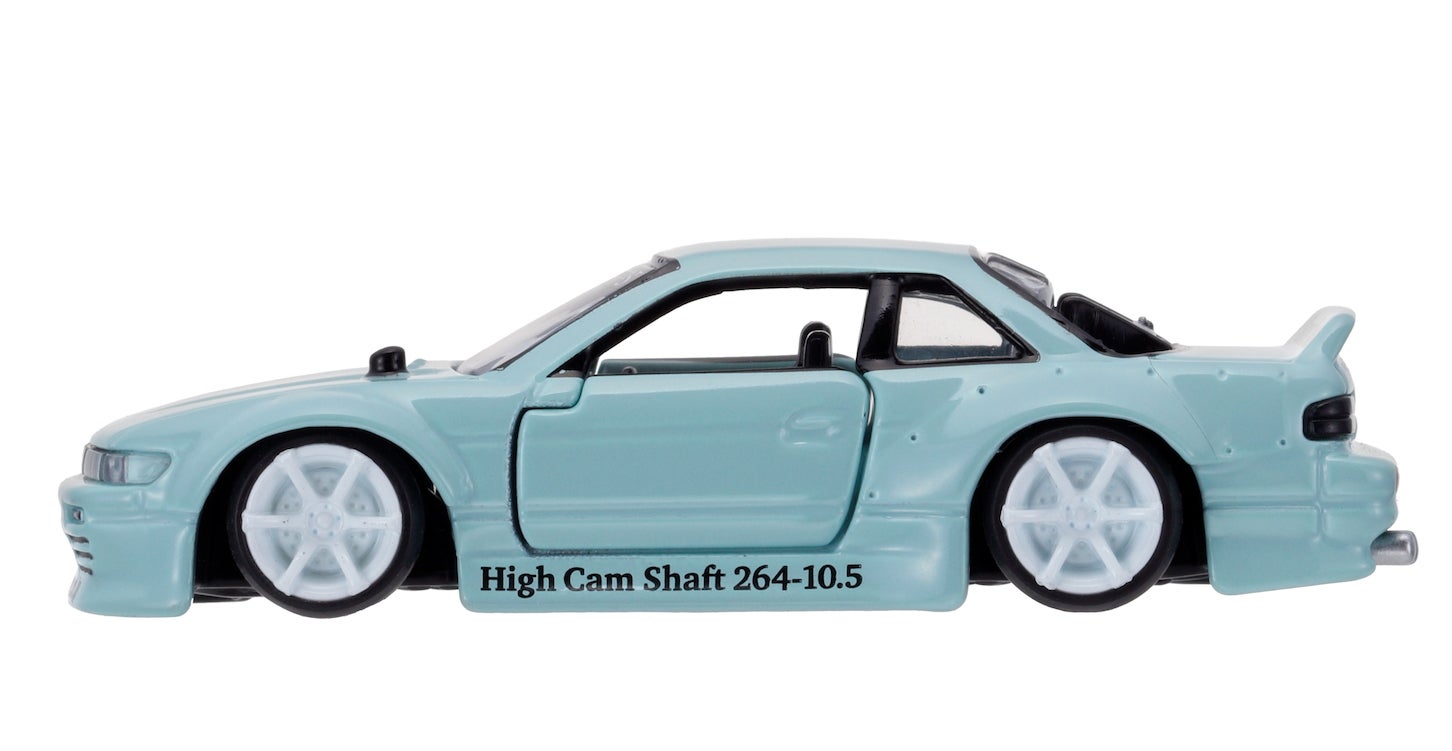 tomica CW TQ26 NISSAN SILVIA