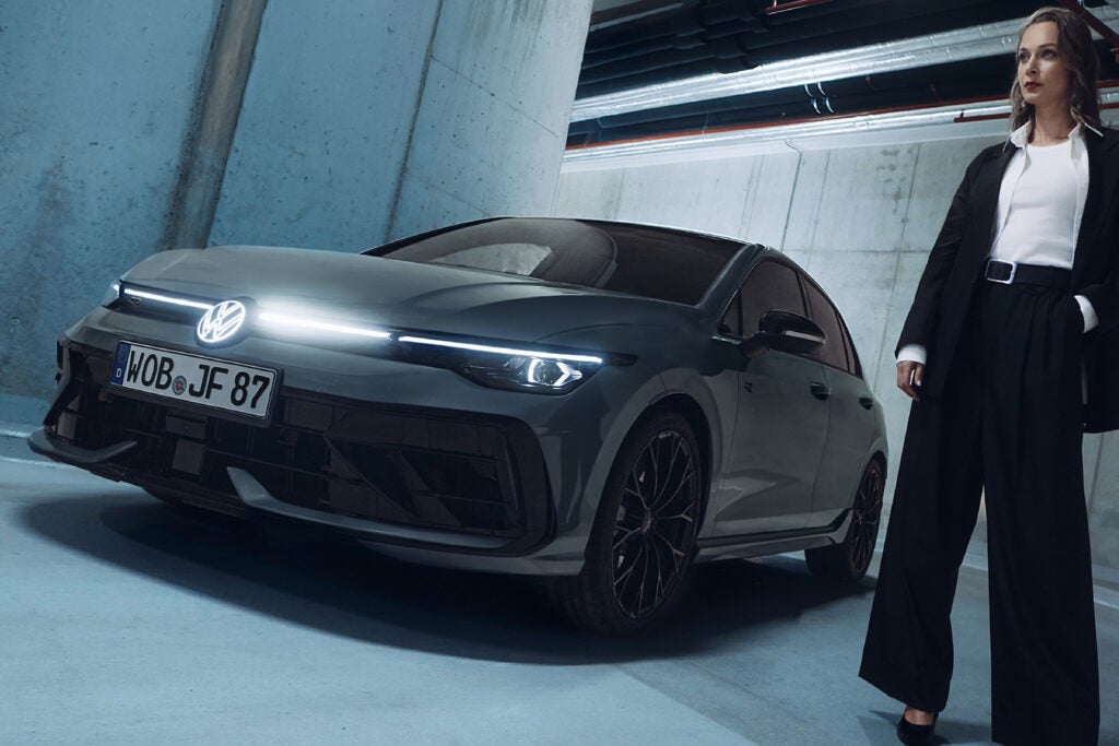 真っ黒なVWゴルフR、限定500台の「ブラックシリーズⅡ」が登場！ 新色