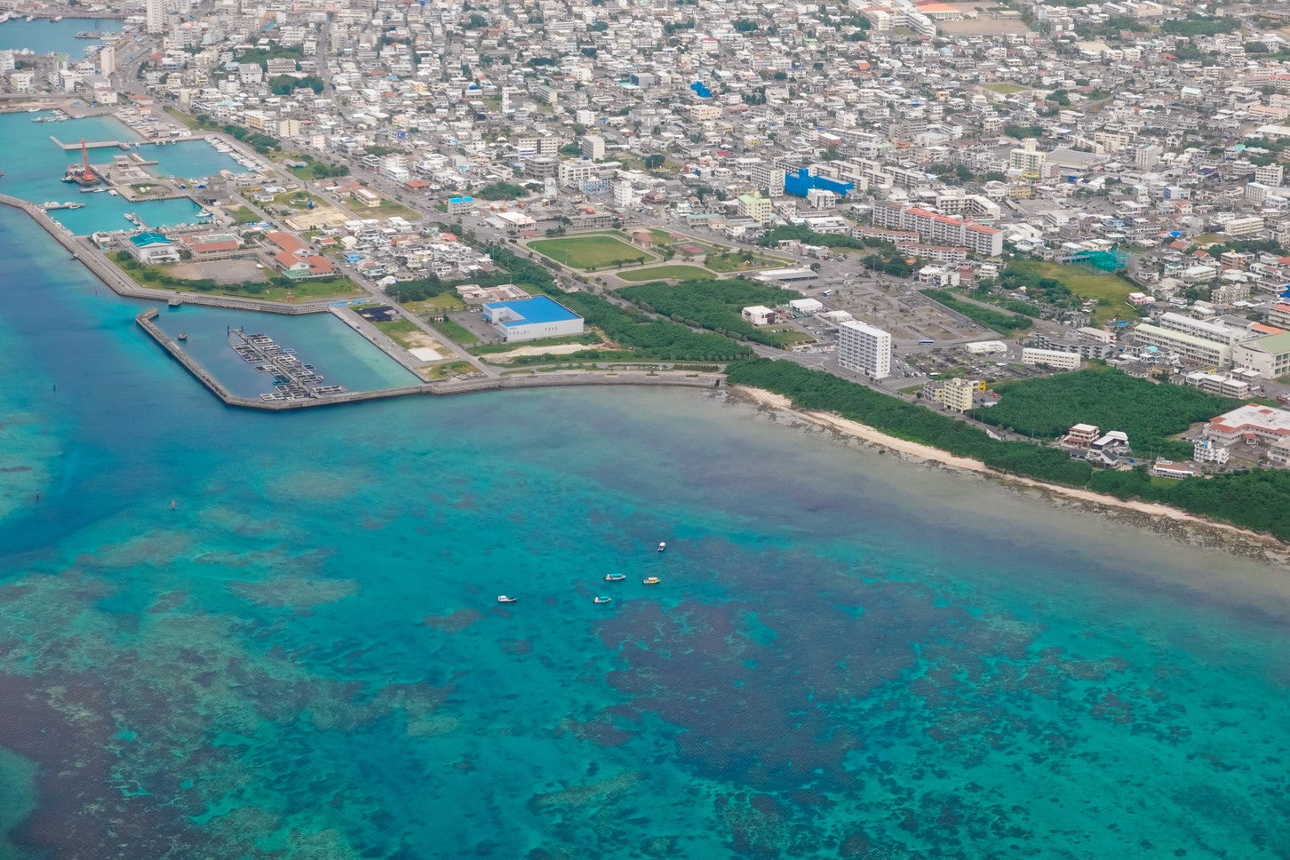 石垣市街地周辺の空撮 (c)masa – stock.adobe.com