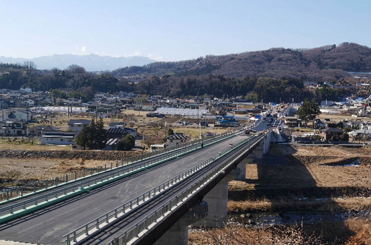 開通済みの西毛広域幹線道路（高崎西工区）の様子。