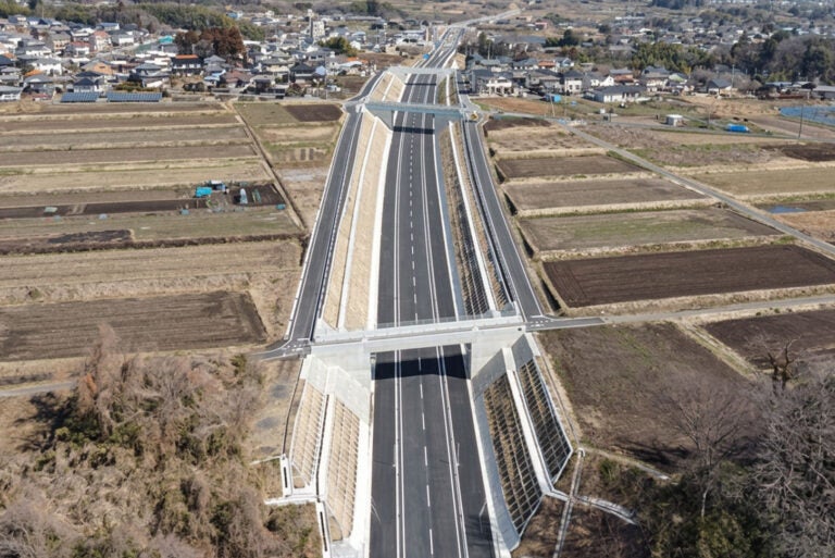 開通済みの西毛広域幹線道路（高崎西工区）の様子。