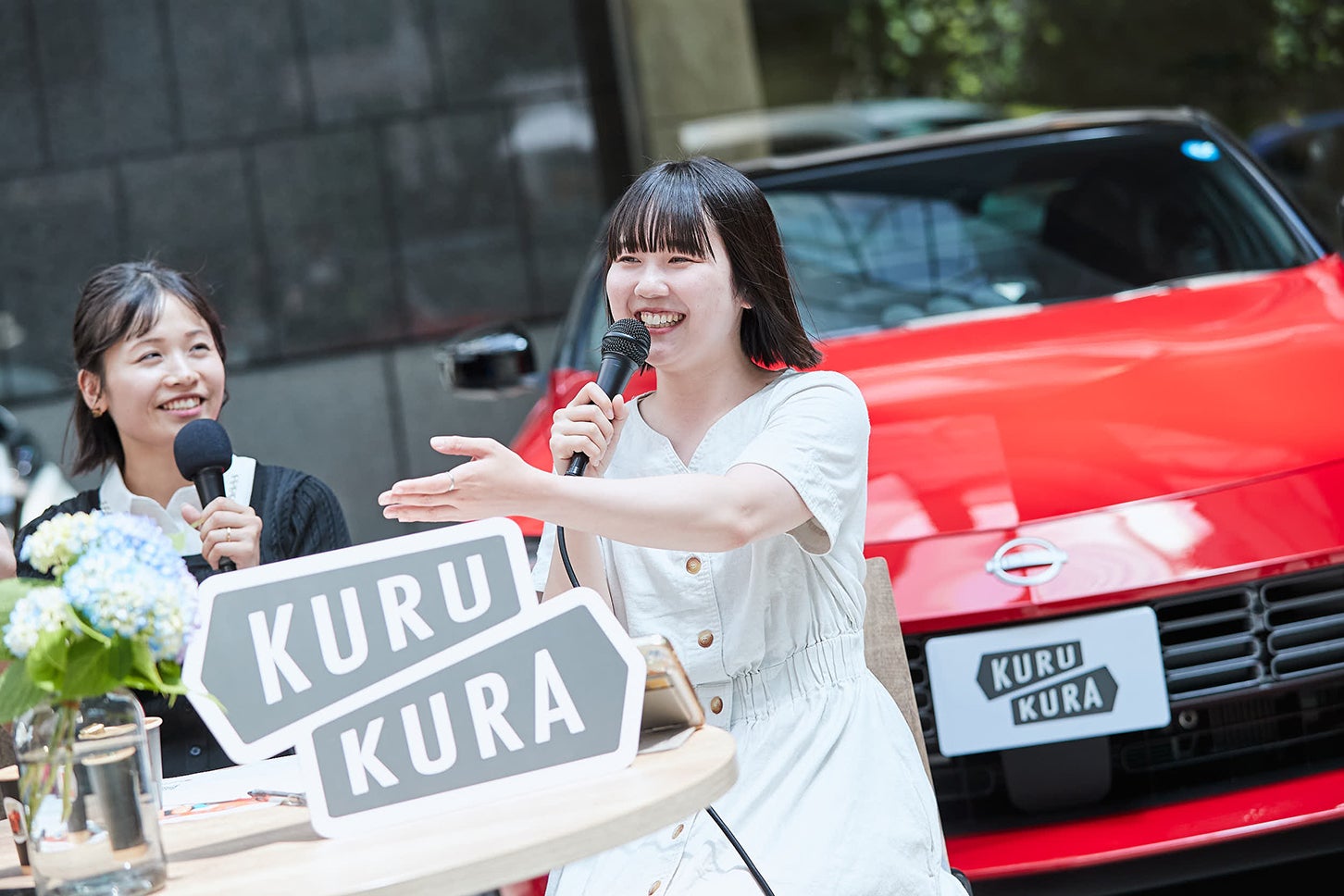 KURU KURAのオリジナルポッドキャスト番組、『瀬イオナと嶋田智之の「クルマでざっくばらんばらん！」』でもおなじみのモータージャーナリストの瀬イオナさん。この日もMCも舌好調!?