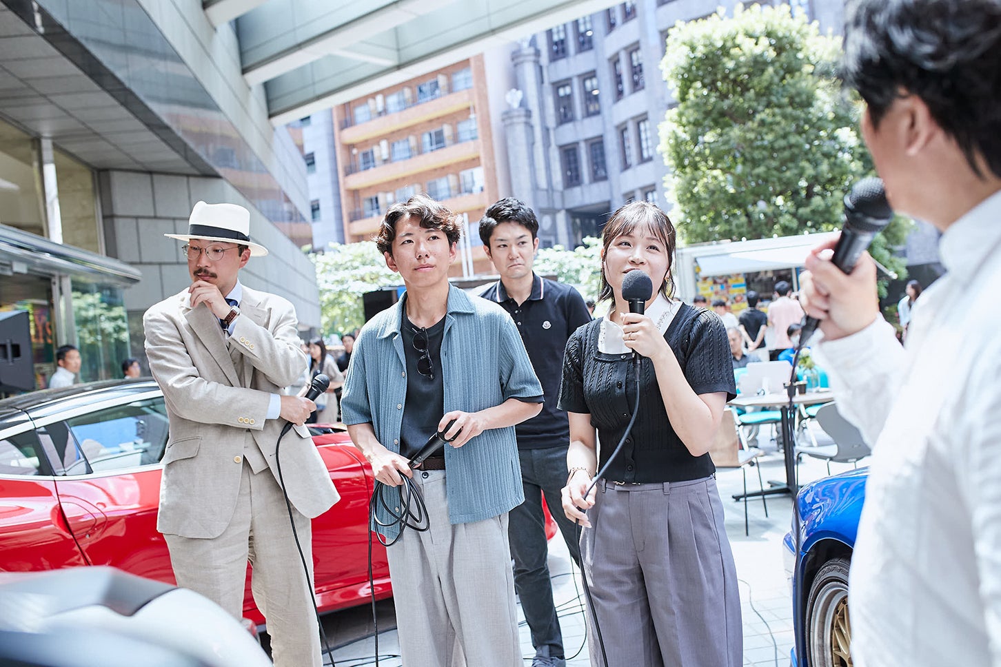 イベントの会場となった日本自動車会館では、日産を愛する4人がステージに集結。それぞれの愛車との出会いや思い出、日産車の魅力について語り合い、会場はクルマ好きならではの熱気に包まれた。