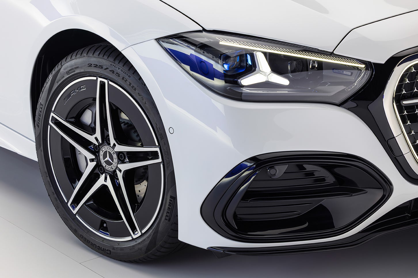 メルセデス・ベンツCクラス｜Mercedes-Benz C-Class