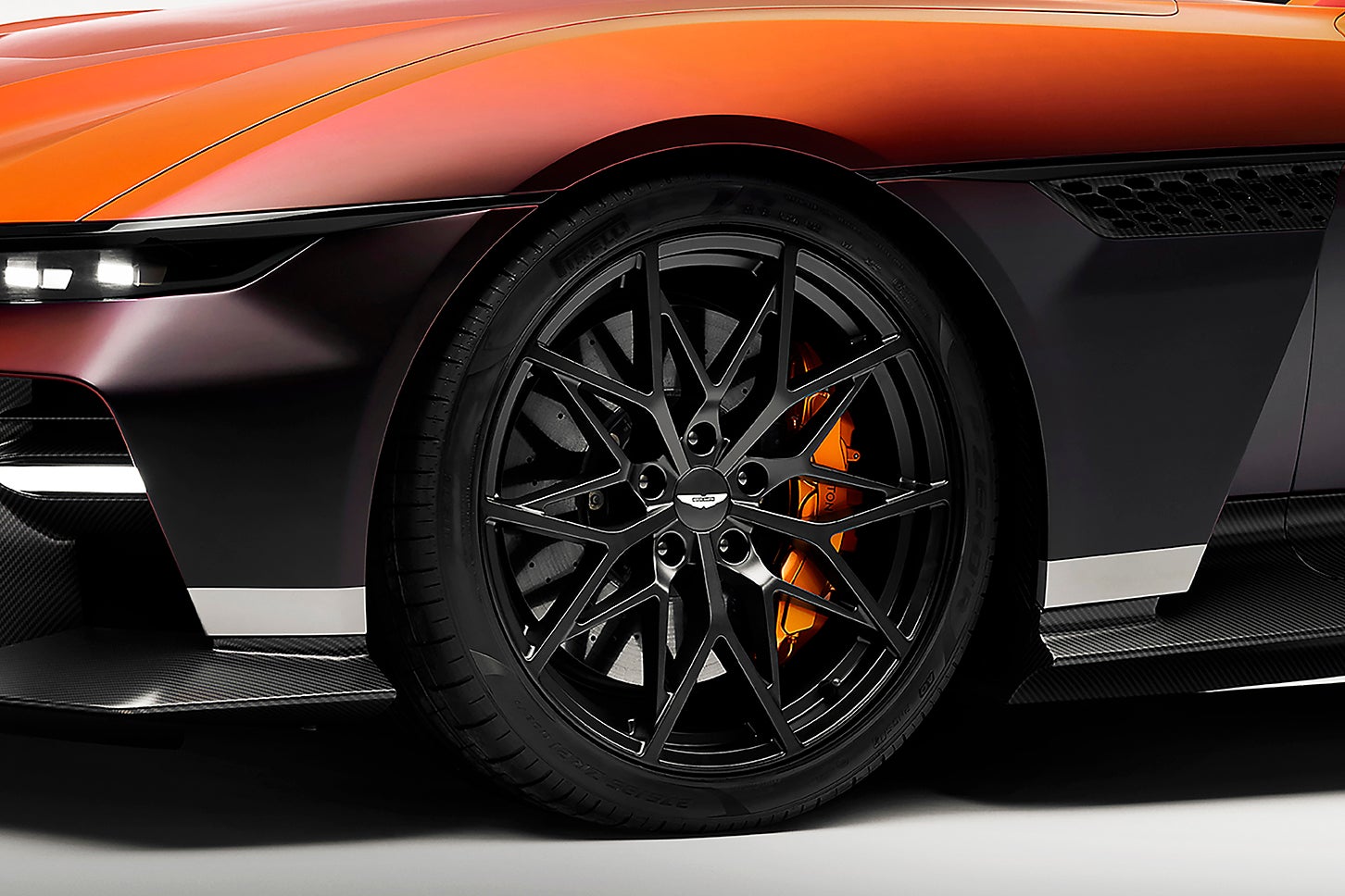 アストンマーティン・ヴァレン｜Aston Martin Valen