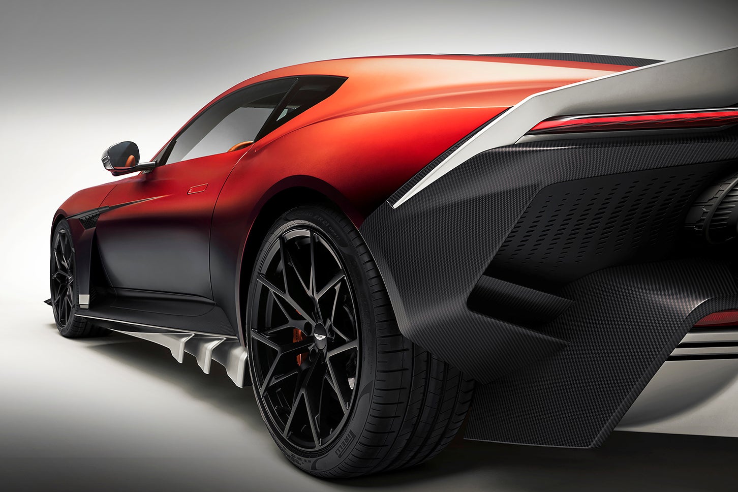 アストンマーティン・ヴァレン｜Aston Martin Valen