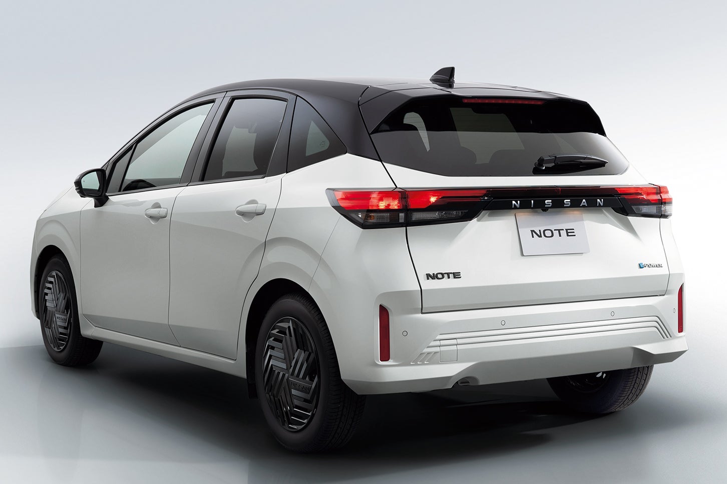 日産ノート ブラックエディション｜Nissan Note Black Edition