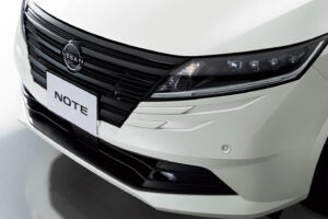日産ノート ブラックエディション｜Nissan Note Black Edition