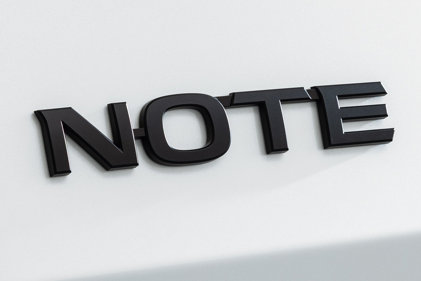 日産ノート ブラックエディション｜Nissan Note Black Edition