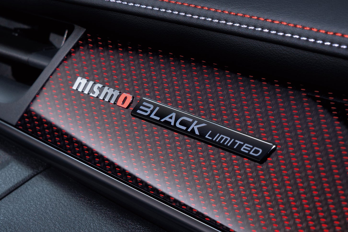 日産ノート オーラ ニスモ ブラックリミテッド｜Nissan Note Aura NISMO Black Limited