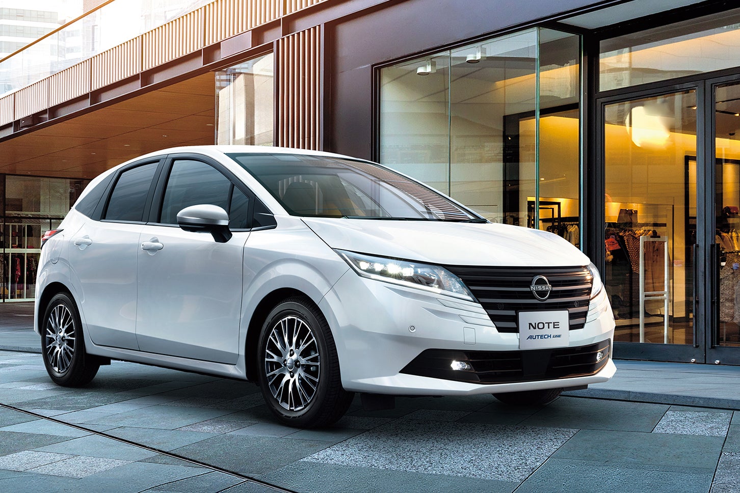 日産ノート オーテックライン｜Nissan Note AUTECH Line