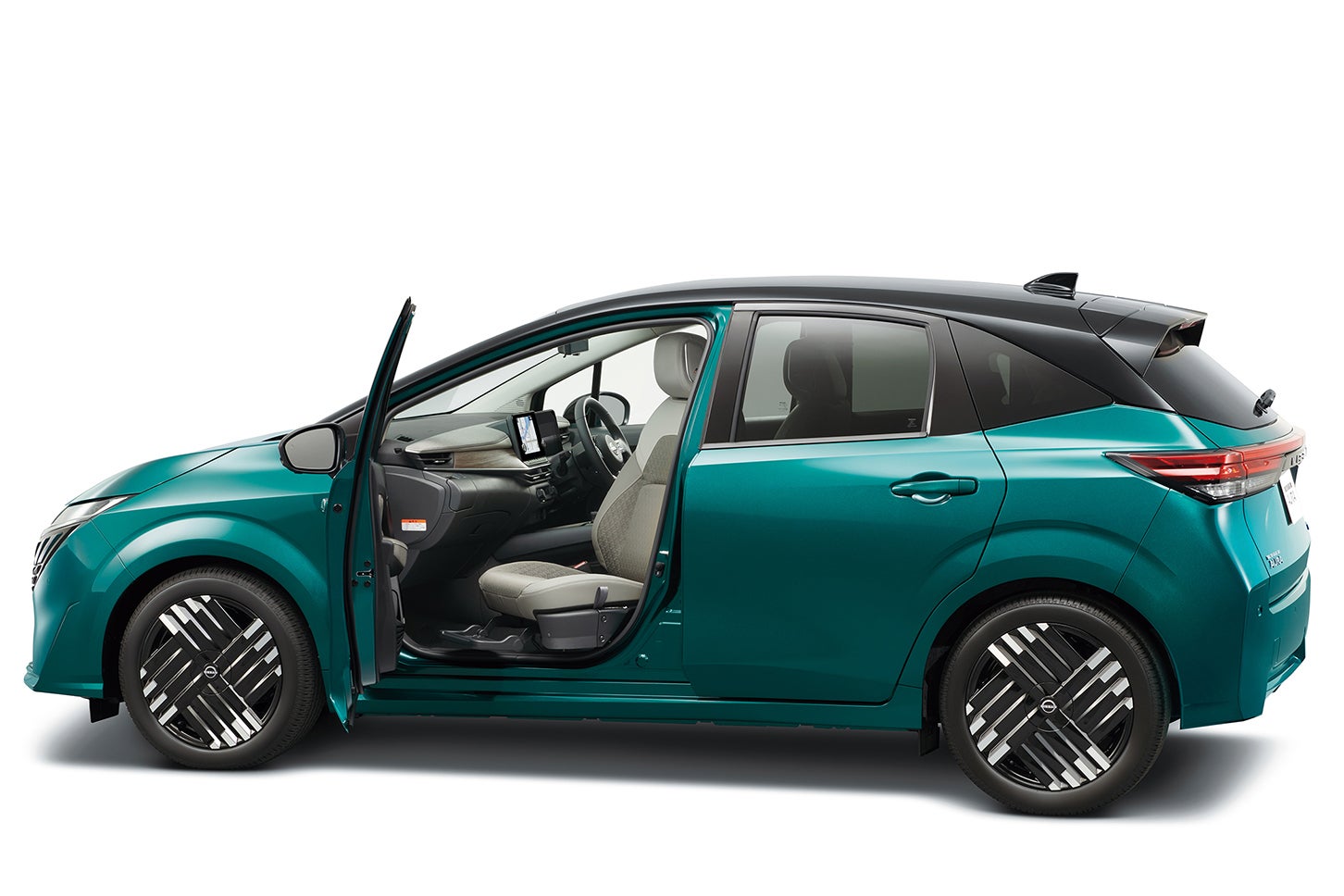 日産ノート オーラ オーテック｜Nissan Note Aura AUTECH