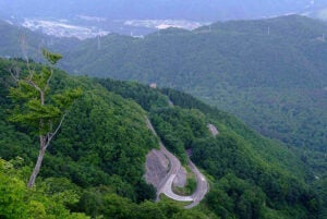 林道「白山白川郷ホワイトロード」。現在、石川県と岐阜県をつなぐ実質的に唯一のルートだ
