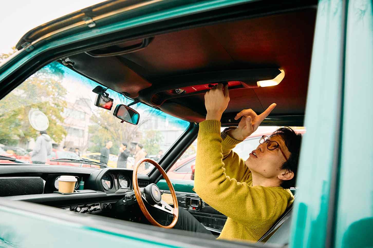 ルーフコンソールは純正オプション！ 旧車イベントのフリーマーケットで入手したそうです。