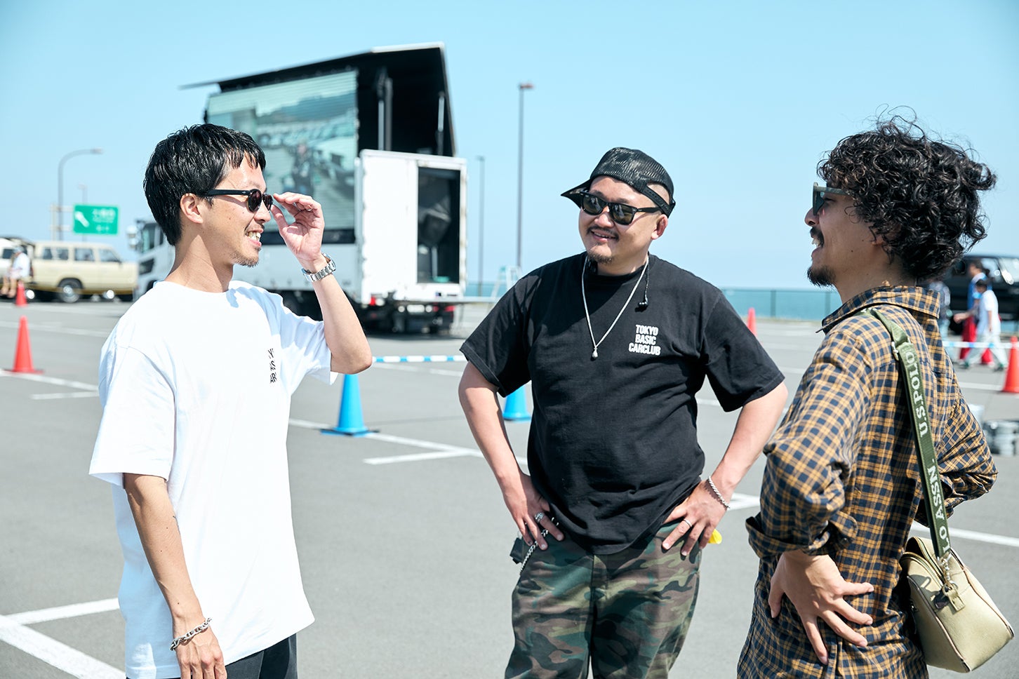 左から、tokyo basic carclubの南部翔也さんと、栗原勘之さん