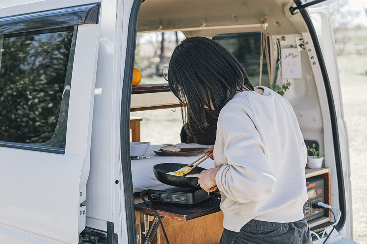 車内からも車外からも使える、オープンキッチン