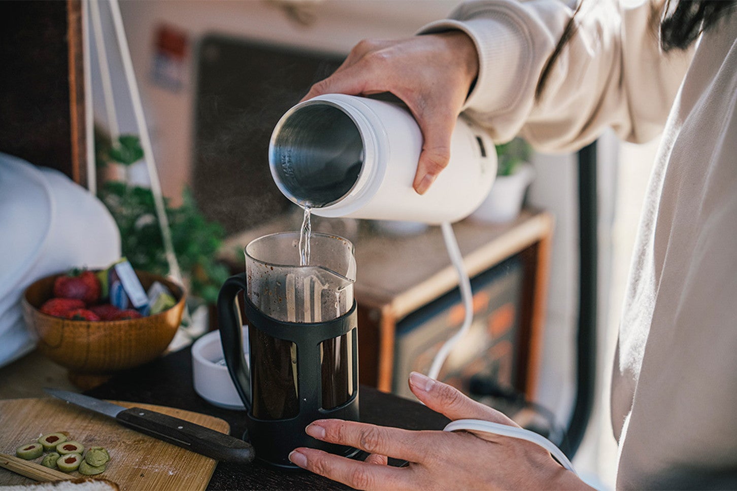 車内からも車外からも使える、オープンキッチン