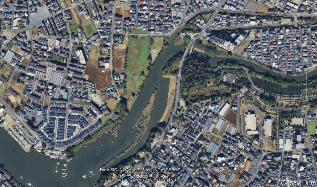 大場川で突き当たりになっている都道 王子金町市川線。将来は都市計画道路「補助第277号線」として大場川を越える計画だ