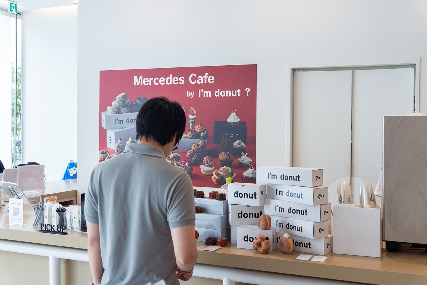 「Mercedes-Benz Cafe by I'm donut？」の大きな魅力は、I'm donut？のオーナーシェフ・平子良太さんが手掛ける5つのブランドを、一度に楽しめる唯一の店舗であること。