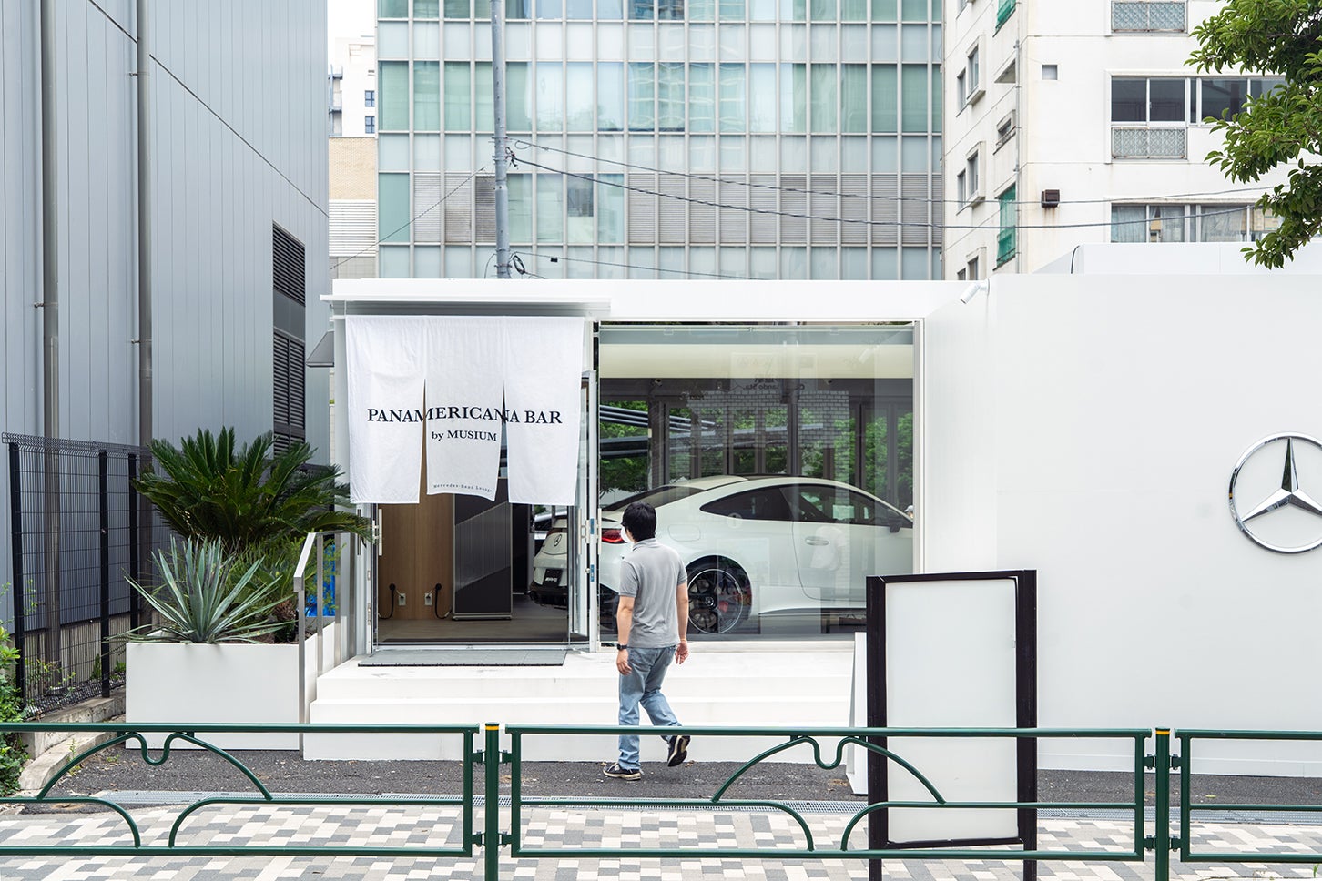 「PANAMERICANA BAR by MUSIUM」は暖簾をくぐって入る。和のテイストがいろんな箇所に散りばめられているのもおもしろい。