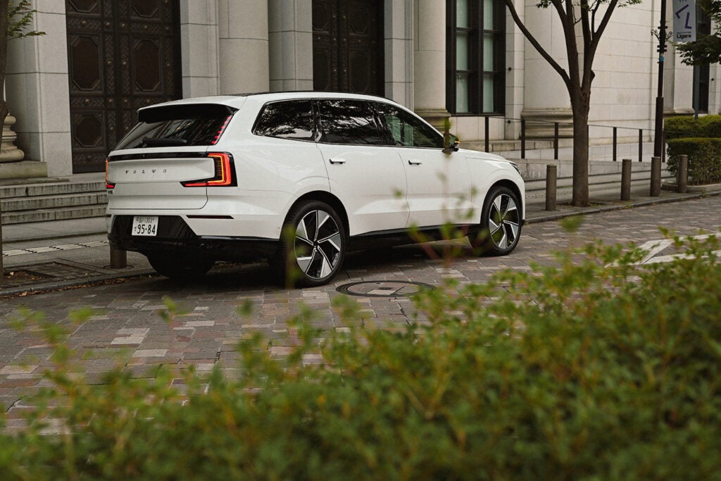なぜ680ps・2710kgの怪物は、こんなにも上品なのか？——ボルボ新型SUV