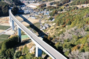 2025年に開通した金谷相良道路2期。