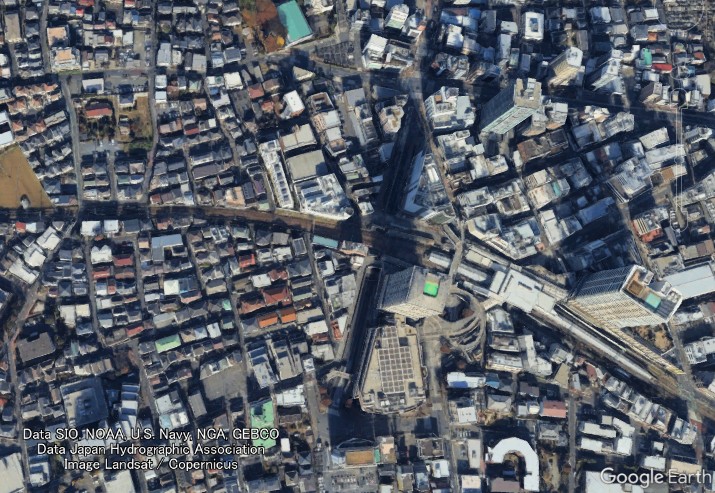 大泉学園駅西側で一部完成している補助第135号線