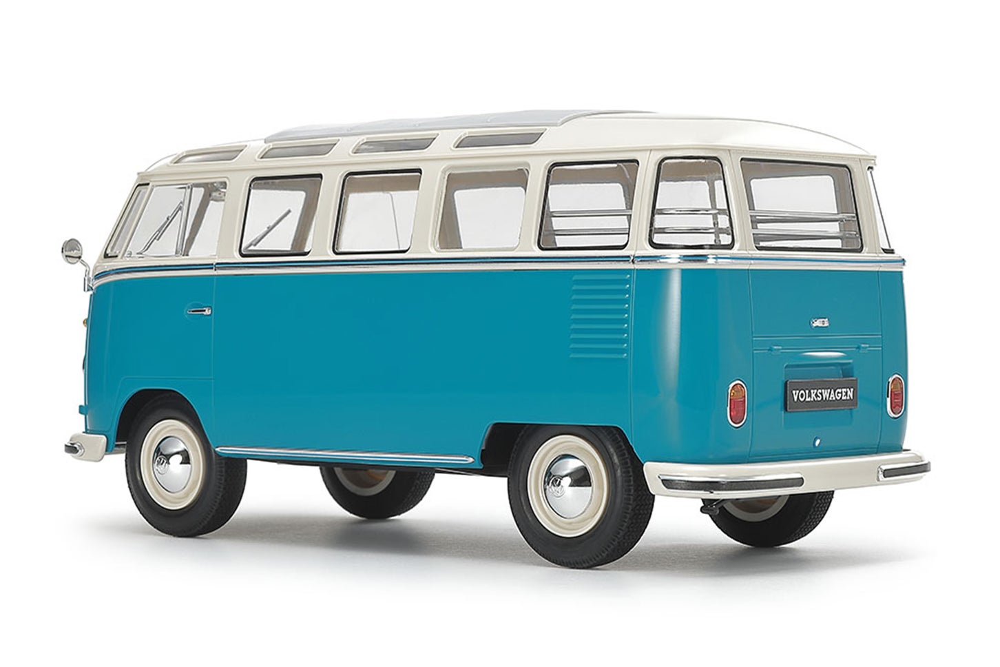 タミヤ・クリックロック1/24カーモデルシリーズNo.2 「1/24 フォルクスワーゲン タイプ2 (T1) ブルー/ホワイト」｜写真はキットを組み立てた状態