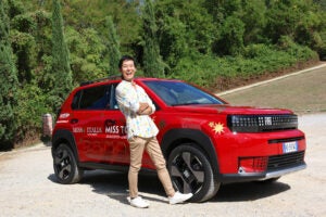 コンパクト・クロスオーバーを探す人にとって、同じステランティスのスマートカー・プラットフォームを用いた「シトロエンC3」とどちらを選択するかは悩ましい問題となろう