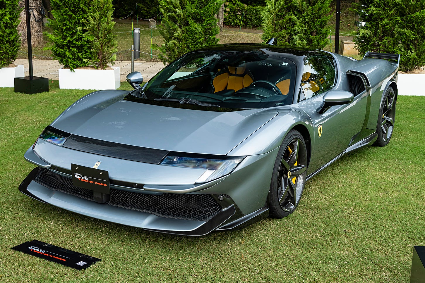 849テスタロッサ（2025年）｜830psの4.0リッターV8ツインターボに3基のモーターを組み合わせたPHEV。システム総合で1050psを発揮し、0-100Km/h加速は2.3秒未満
