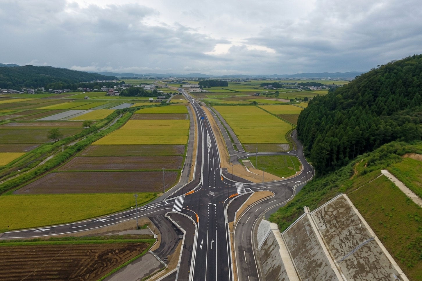2018年に開通した国道8号福井バイパス。福井県では少しずつバイパス改良が続けられている