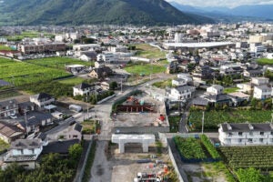 新⼭梨環状道路 東部区間の工事進捗状況。写真奥側に広瀬IC（仮）が整備される。2026年6月18日撮影