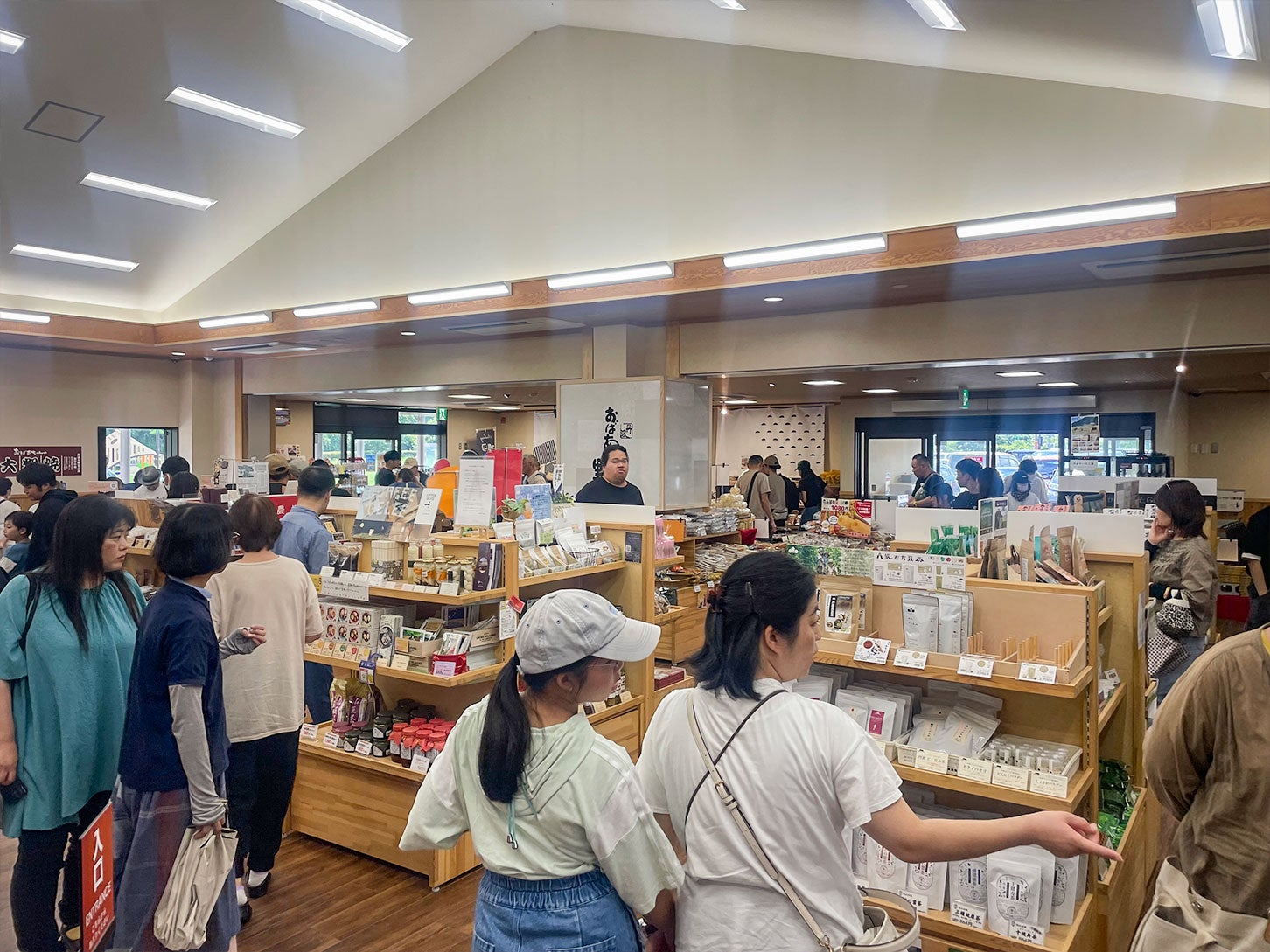 道の駅 丹波おばあちゃんの里｜直売所の様子