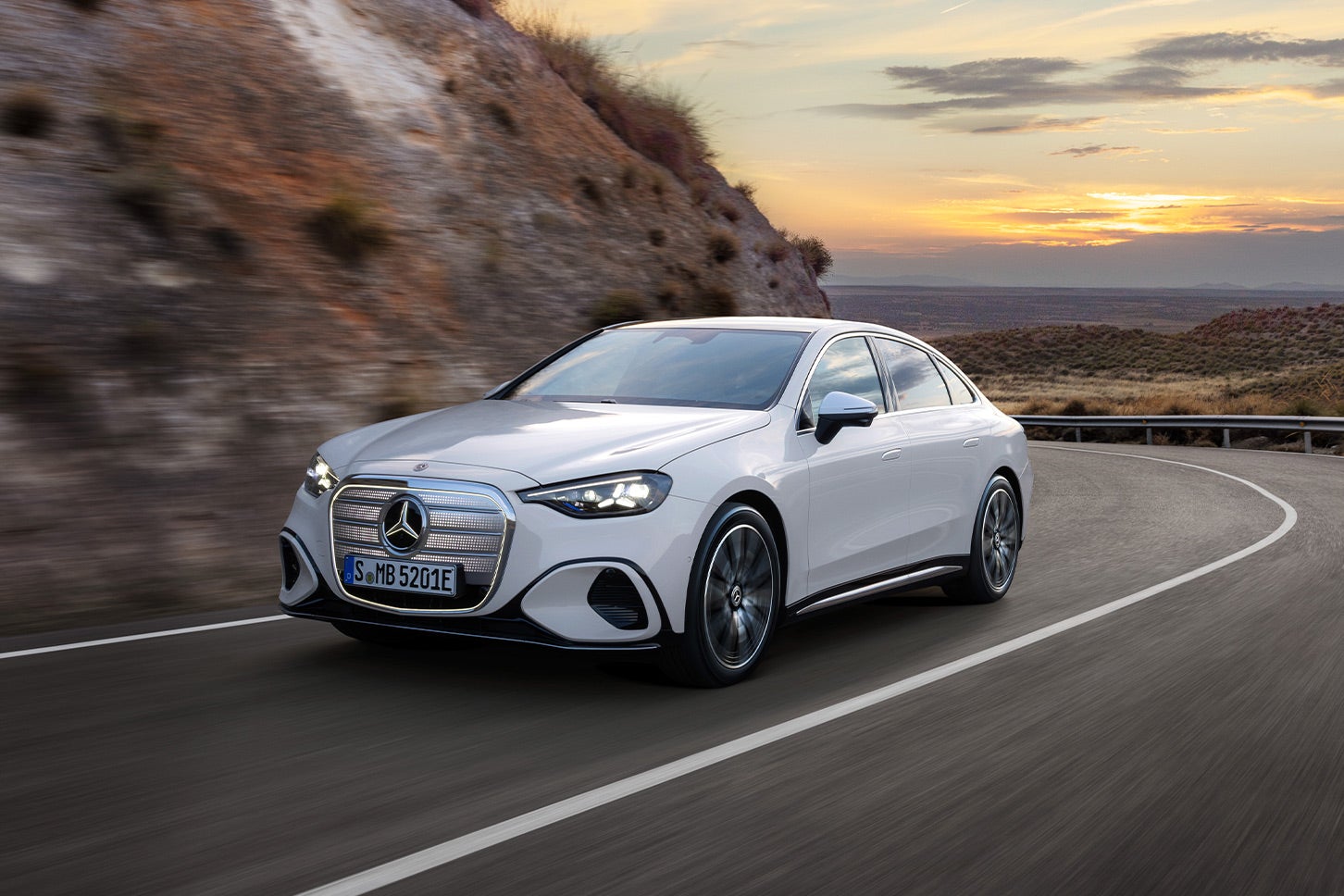メルセデス・ベンツC 400 4マチック エレクトリック｜Mercedes-Benz C 400 4MATIC Electric