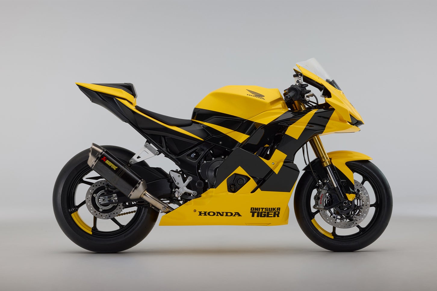 オニツカタイガー・ホンダ・ミッドスポーツ コンセプト｜Onitsuka Tiger Honda Mid Sports Concept