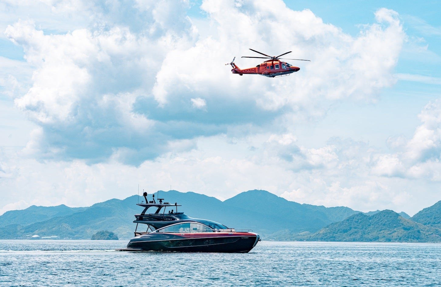 LY680とLEXUS Helicopter