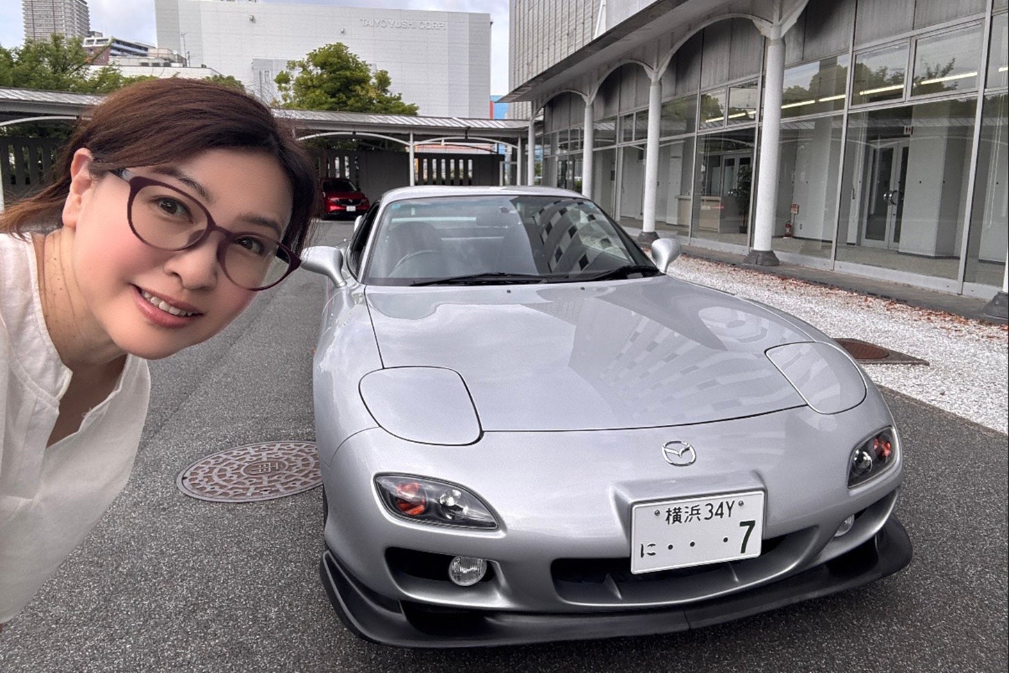 25年間をともに過ごしたRX-7は、現在もマツダの広報車として活躍中。一台のクルマが、人から人へ物語を受け渡している。