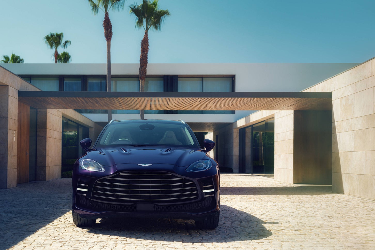 アストンマーティンDBX GT｜Aston Martin DBX GT