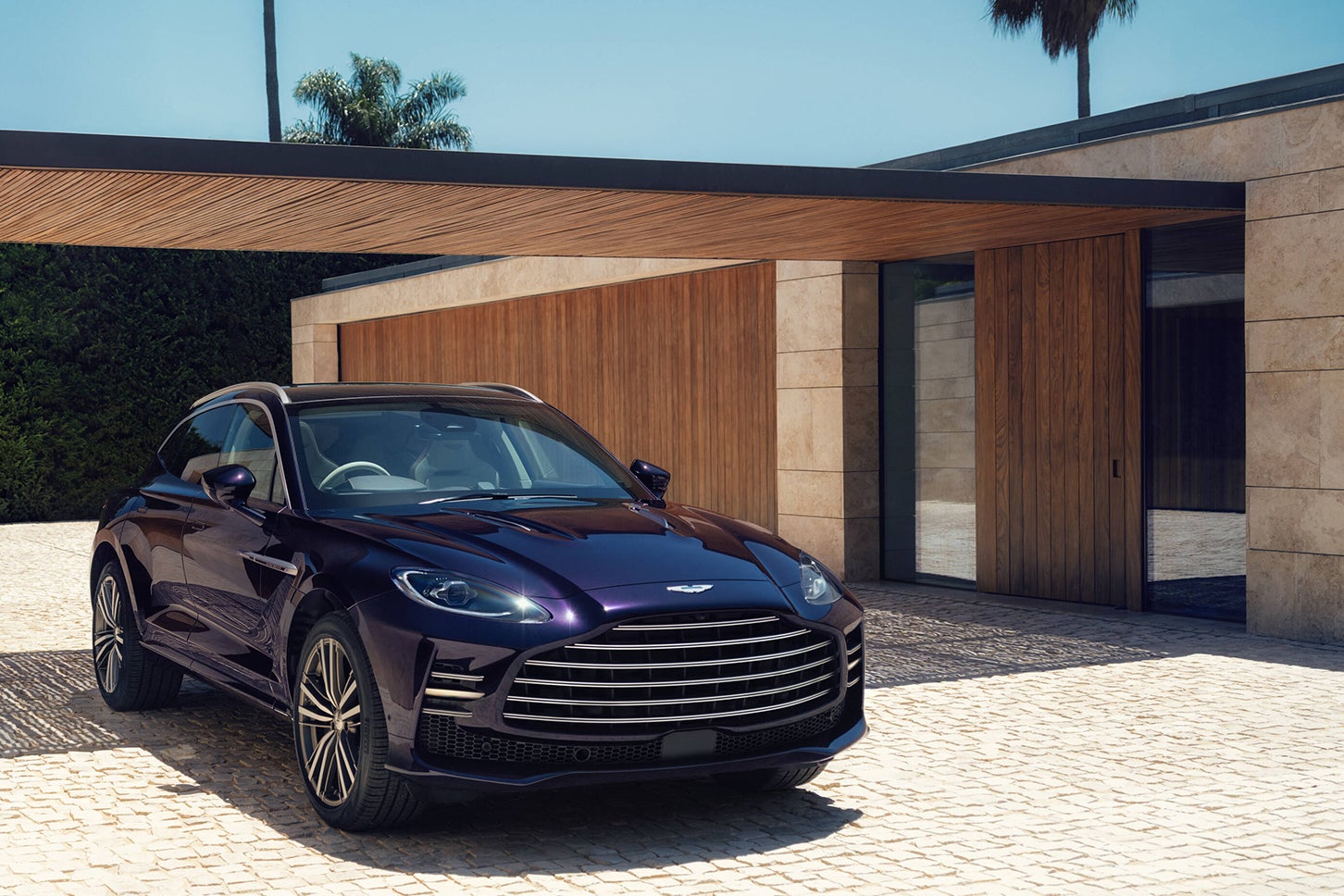 アストンマーティンDBX GT｜Aston Martin DBX GT