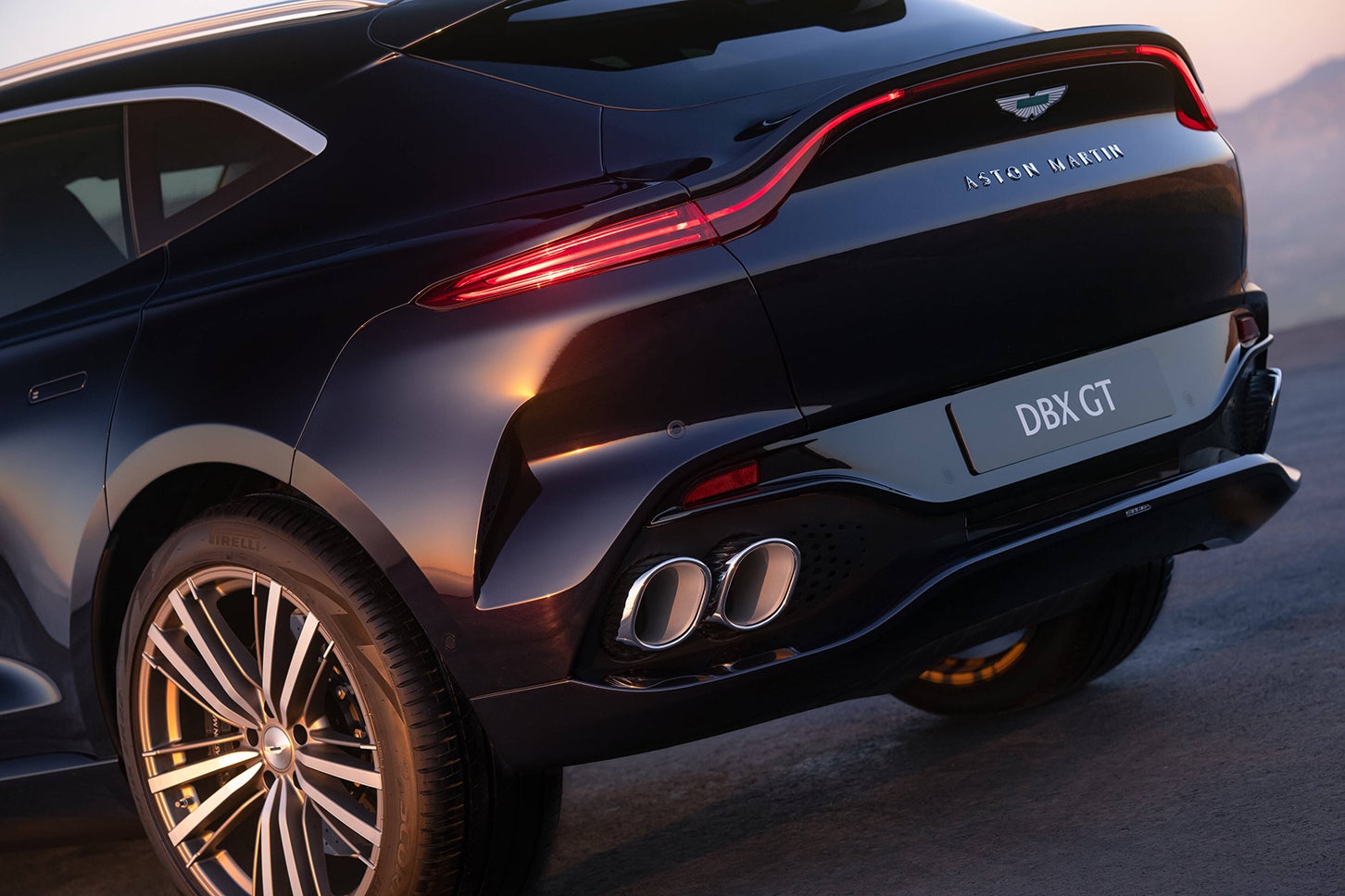 アストンマーティンDBX GT｜Aston Martin DBX GT