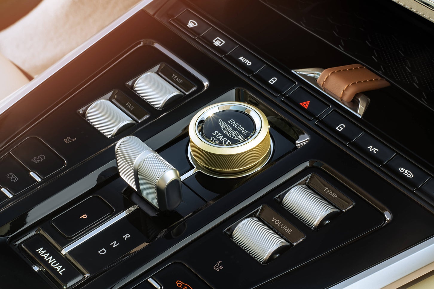 アストンマーティンDBX GT｜Aston Martin DBX GT