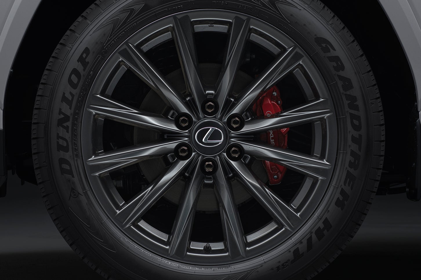 レクサスLX“Fスポーツ”｜265/50R22タイヤ& “F SPORT”鍛造アルミホイール（スーパーグロスブラックメタリック塗装）
