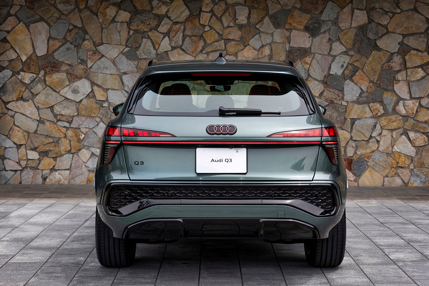 アウディQ3 TFSI 110kWアドバンスド｜Audi Q3 TFSI 110kW advanced